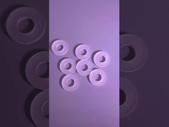 Bague optique en saphir portant un saphir