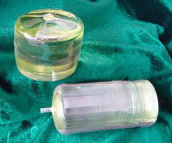 acheter Trois gaufrettes de tantalate de lithium de couleur, la gaufrette Litao3 pour ont vu et optique fabrication en ligne